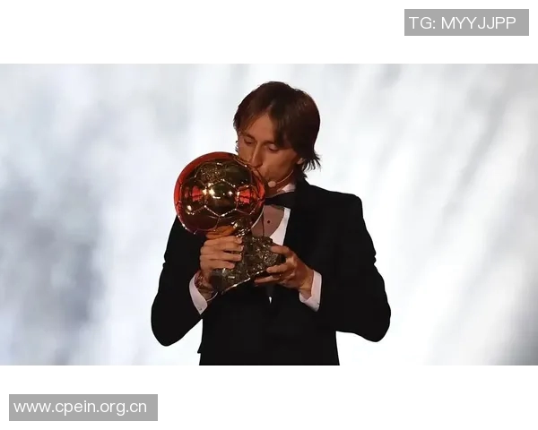 莫德里奇荣获米体传奇奖感慨加盟米兰如梦似幻